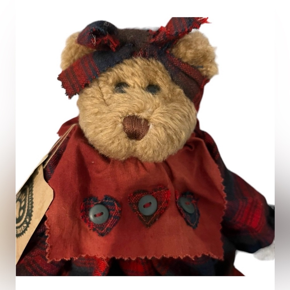Vintage Boyd's Bears "Clara" Artisan Collection 1997 Red/Navy Tartan Dress 13"